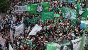 Vigilias en ministerios y secretarías ante posibles despidos por vencimientos de contratos