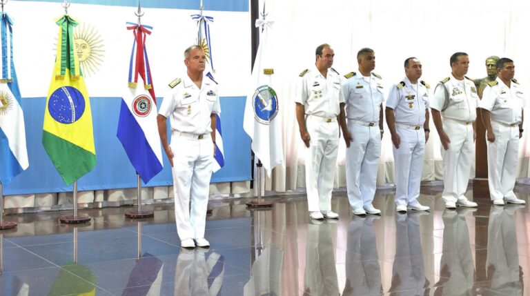 Asesores del Coordinador del Área Marítima Atlántico Sur visitaron la sede de la Armada Argentina