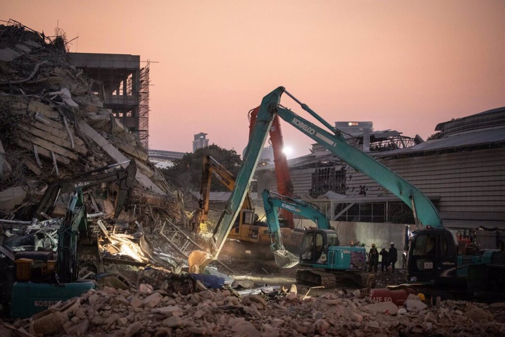 Colapso de Edificio en Construcción en Bangkok: 17 Muertos Tras Terremoto en Birmania Colapso de Edificio en Construcción en Bangkok: 17 Muertos Tras Terremoto en Birmania