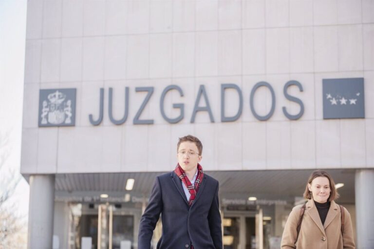 El juez del caso Errejón interroga este viernes a familiares de Mouliaá y testigos de la fiesta