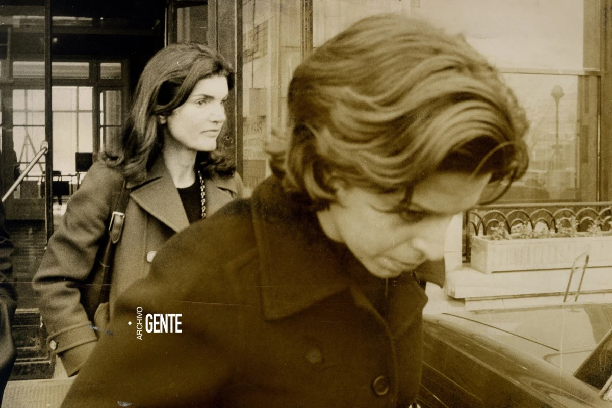 La misteriosa muerte de Christina Onassis en Argentina: las fotos del country de Tortugas donde la heredera multimillonaria pasó sus últimas horas La misteriosa muerte de Christina Onassis en Argentina: las fotos del country de Tortugas donde la heredera multimillonaria pasó sus últimas horas