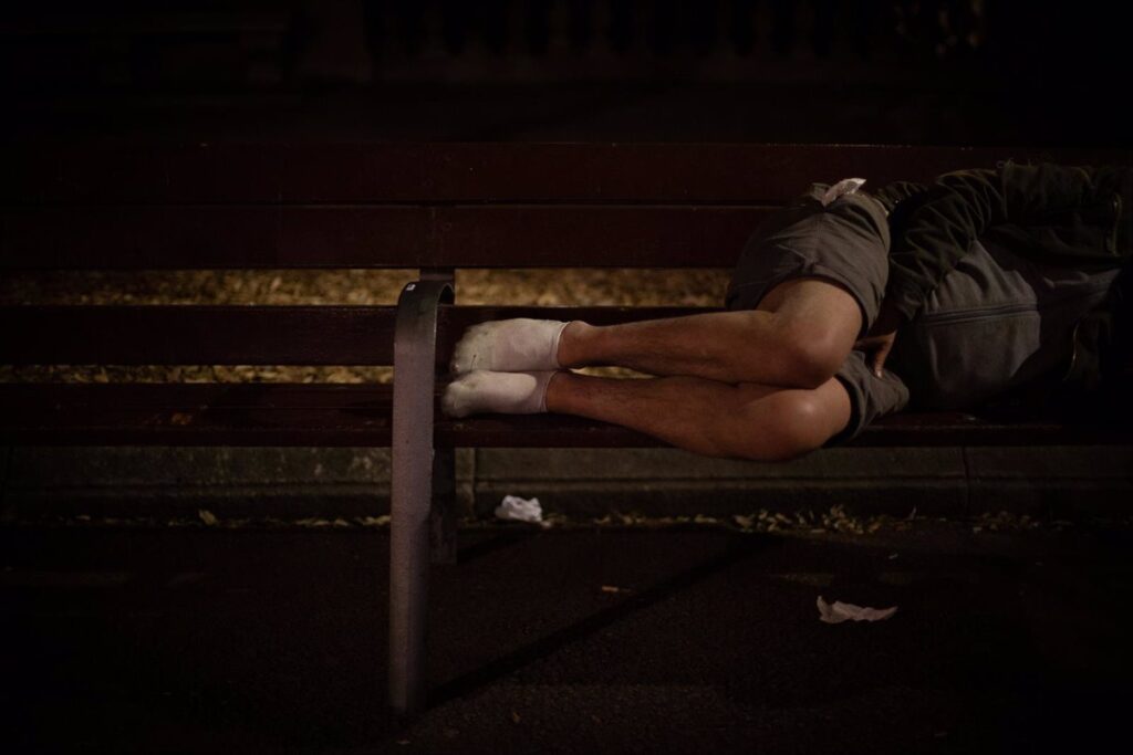 Inmigrantes sin hogar gozan de mejor salud que los nativos, según un estudio. Inmigrantes sin hogar gozan de mejor salud que los nativos, según un estudio.