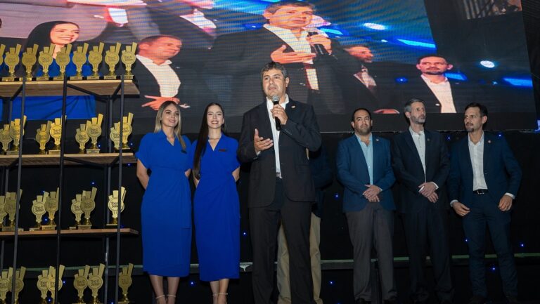 Los Premios Top Seller son el primer y único galardón que distingue a los líderes en ventas del supermercadismo paraguayo.