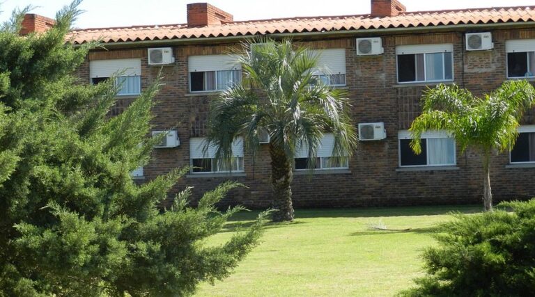 Adjudicación directa del Hotel Municipal /Última decisión del ex intendente antes de su renuncia