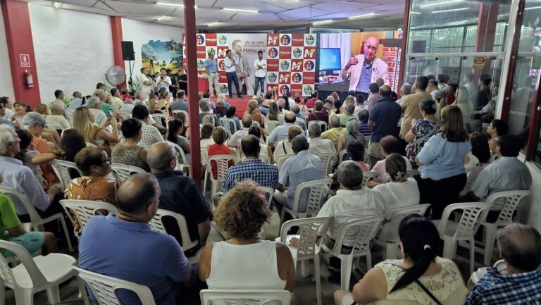 Anoche Marcelo Malaquina Intendente “Mochila vacía y foja limpia… la verdadera renovación política de Salto”