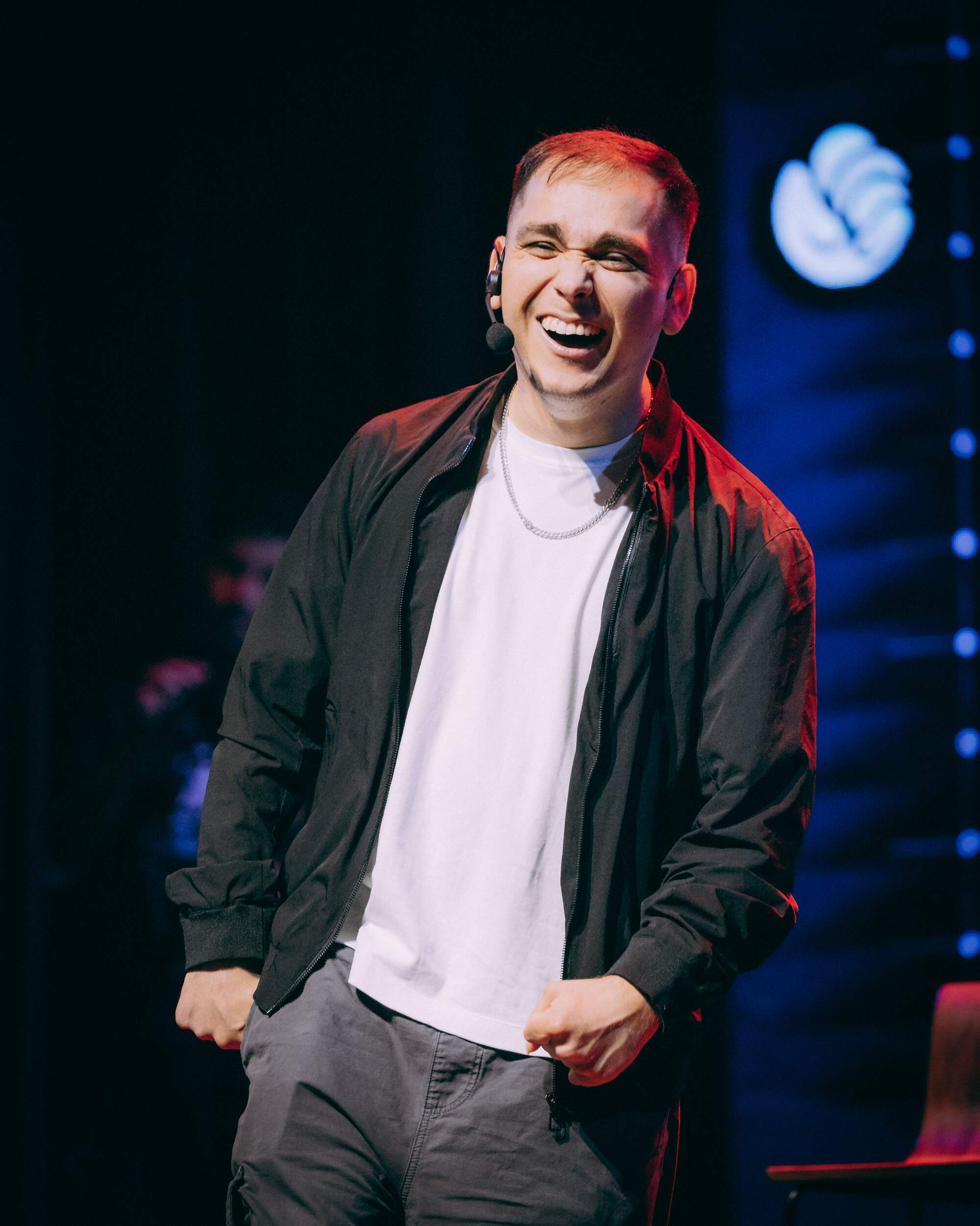 Lucho Miranda llega con su humor “oscuro” para romper tabús y hacer reír a Paraguay Lucho Miranda llega con su humor “oscuro” para romper tabús y hacer reír a Paraguay