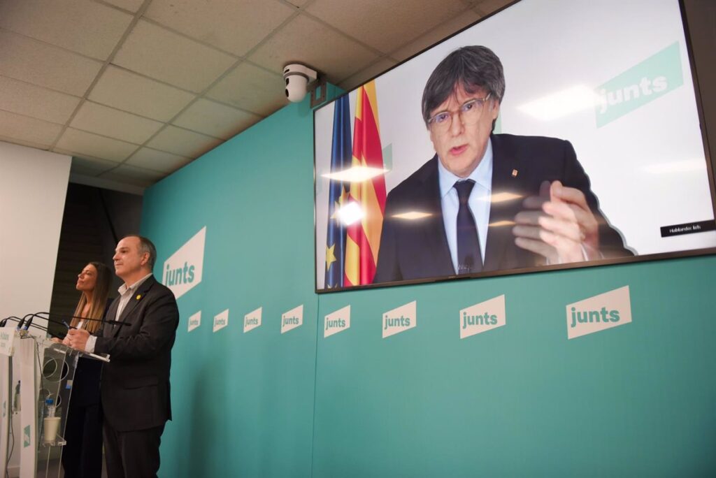 Puigdemont Defiende el Acuerdo de Inmigración con el PSOE y Resalta la Asunción de Competencias Estatales