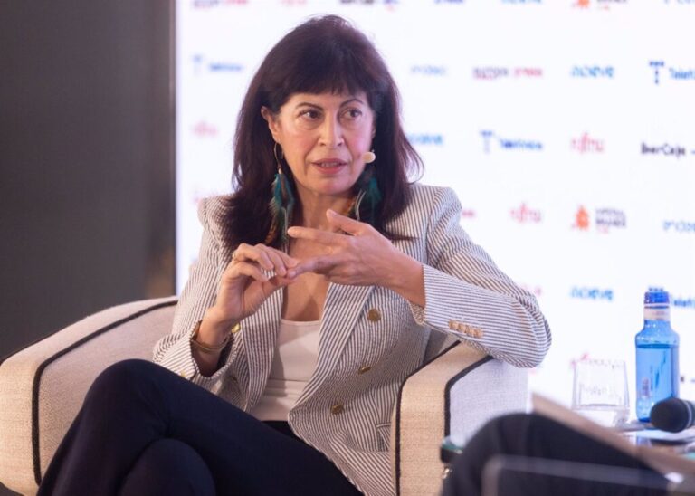 Redondo dispuesta a considerar la inclusión del derecho al aborto en la Constitución cuando se presenten «condiciones adecuadas»