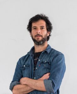 Obras del artista peruano Harry Chávez llegan a Paraguay con “La otra verdad”