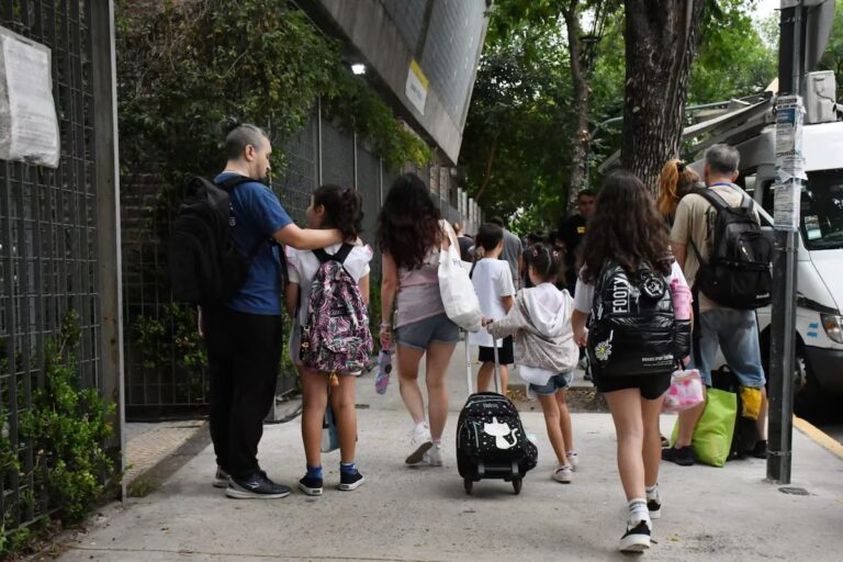 Más de 7 millones de estudiantes inician el ciclo lectivo en Argentina con cambios en el sistema educativo