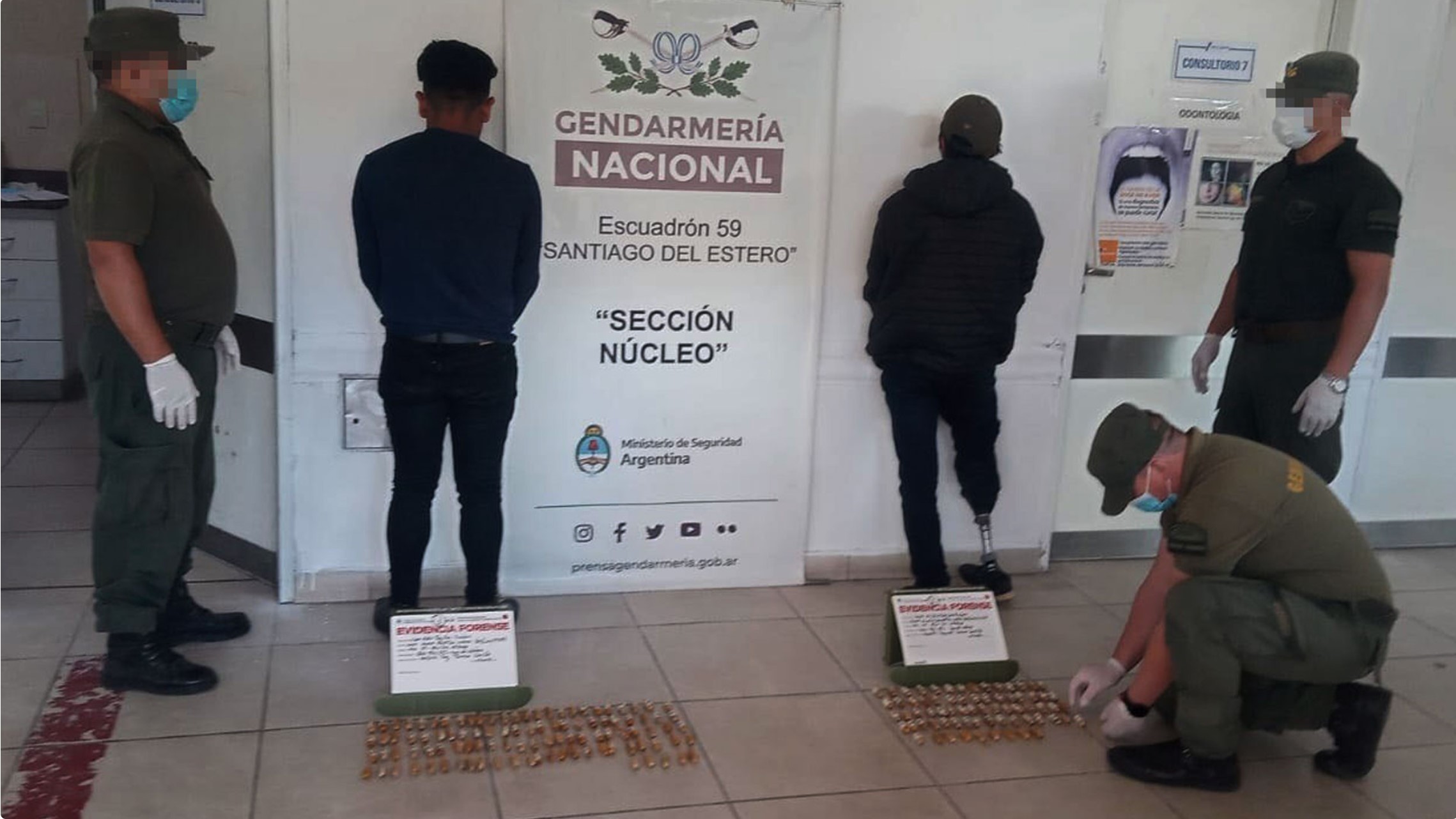 Dos ciudadanos bolivianos detenidos con casi 2 kilos de droga en sus cuerpos