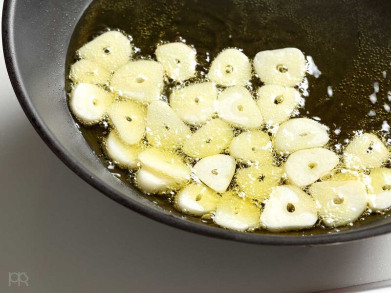 Cómo hacer aceite de ajo casero: receta, usos y beneficios Cómo hacer aceite de ajo casero: receta, usos y beneficios