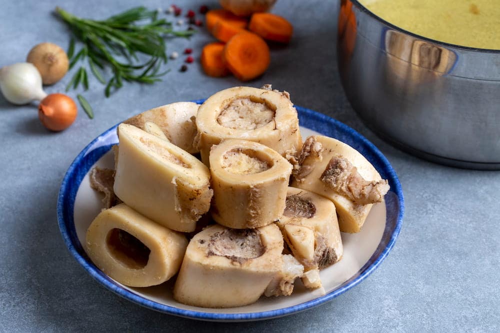 Caldo de Huesos: Cómo hacerlo y para qué se puede usar Caldo de Huesos: Cómo hacerlo y para qué se puede usar