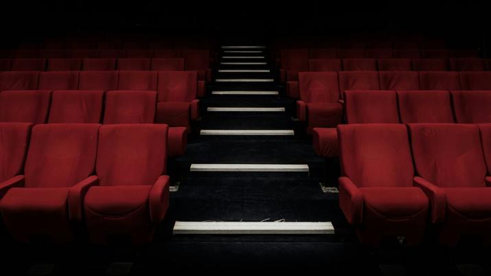 ¿Eres de los que entra con comida al cine? La Justicia te da la razón y Yelmo Cines se come una multa