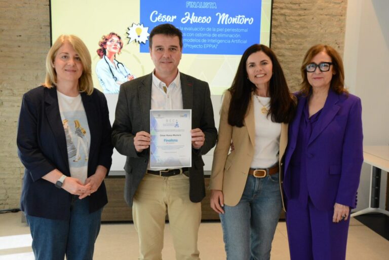Un proyecto que impulsa la prevención y el manejo del acné en jóvenes se alza con los 6.000 euros de la beca “En la Piel de la Enfermera”