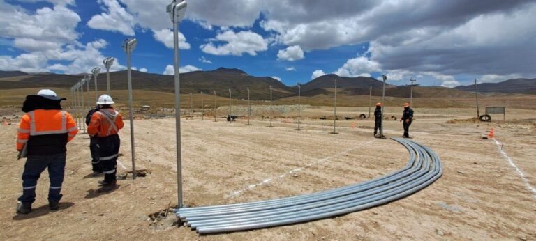Implementan proyecto de verduras hidropónicas a 4.000 m.s.n.men el distrito minero Bolívar