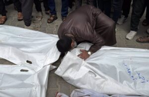 Bombardeo Israelí en el Centro de la Franja de Gaza Deja al Menos Siete Muertos