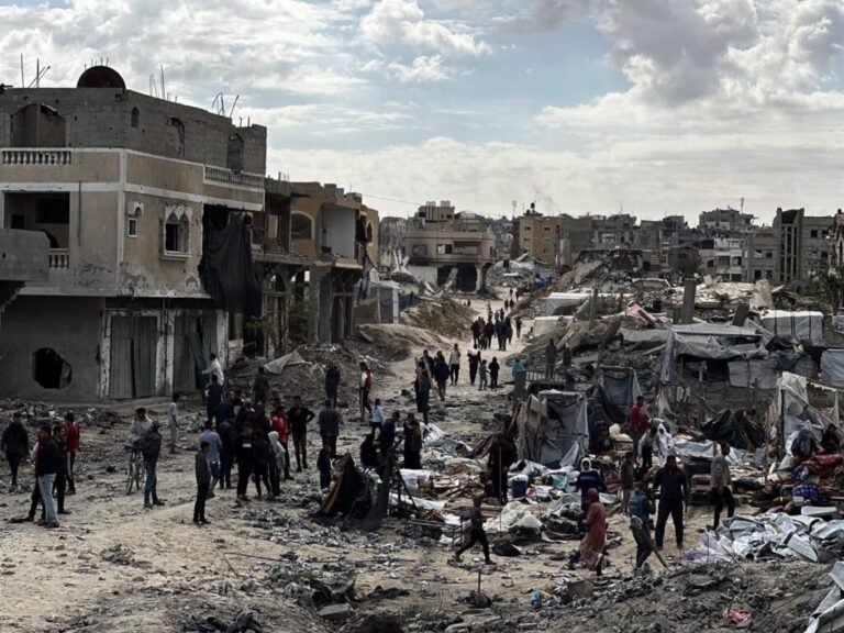 Bombardeo israelí en Jan Yunis, Gaza, deja al menos cinco muertos