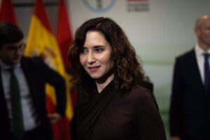 El Tribunal Constitucional acepta el recurso de Sánchez sobre la ley LGTBI de Ayuso