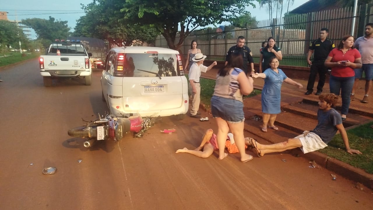 Grave accidente de tránsito deja tres heridos, entre ellos un menor de edad