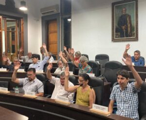 ¿Cuánto quiere ganar el próximo intendente? /Un silencio que grita a 30 días de la elección