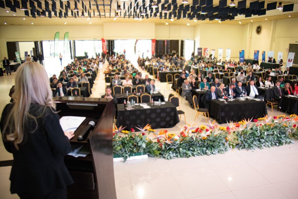 MAS DE 450 EMPRESARIOS PARTICIPARON EN EL CONGRESO EMPRESARIAL 2025 EN COCHABAMBA