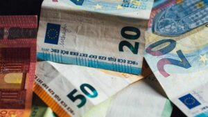 ¿Es buena idea comprar acciones de Apple, Google, Amazon, Nvidia tras la caída provocada por los aranceles?