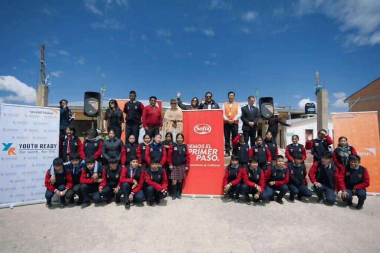 Acciones de empoderamiento a 90 jóvenes de la ciudad de La Paz y Cochabamba, transforman sus vidas y desarrollan su máximo potencial