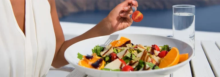 Investigadoras de FUNIBER destacan la relación entre la dieta mediterránea y la calidad de vida en adultos