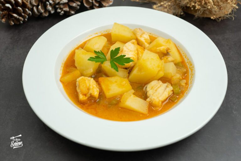 Rape con patatas. Receta de guiso sano y fácil