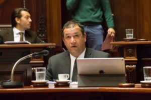 “Una cosa es el discurso del comité de base y otra cosa llevar adelante las riendas del país”