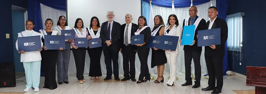 FUNIBER Panamá realiza una ceremonia de entrega de títulos en Chiriquí