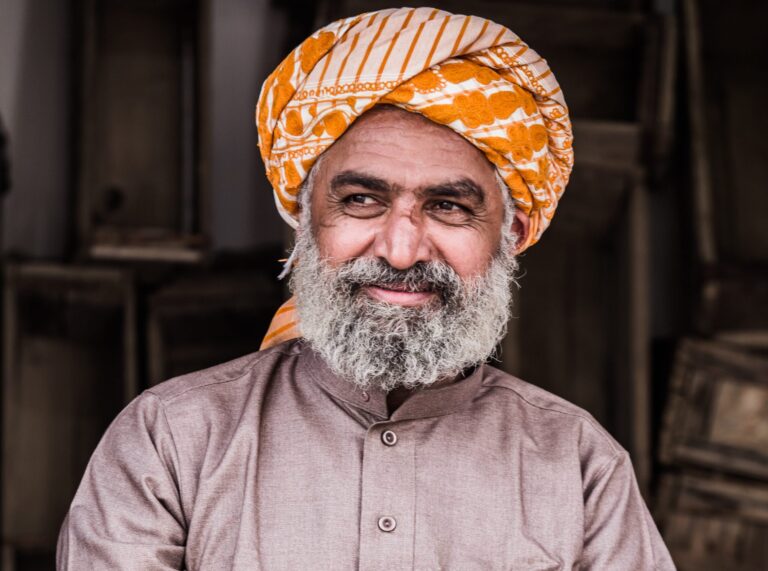 Vestimenta en Arabia Saudita: guía completa para hombres y mujeres