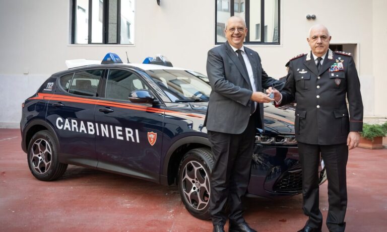 Los Carabinieri italianos están hartos del Alfa Romeo Tonale. Alfa Romeo también está harta de los Carabinieri