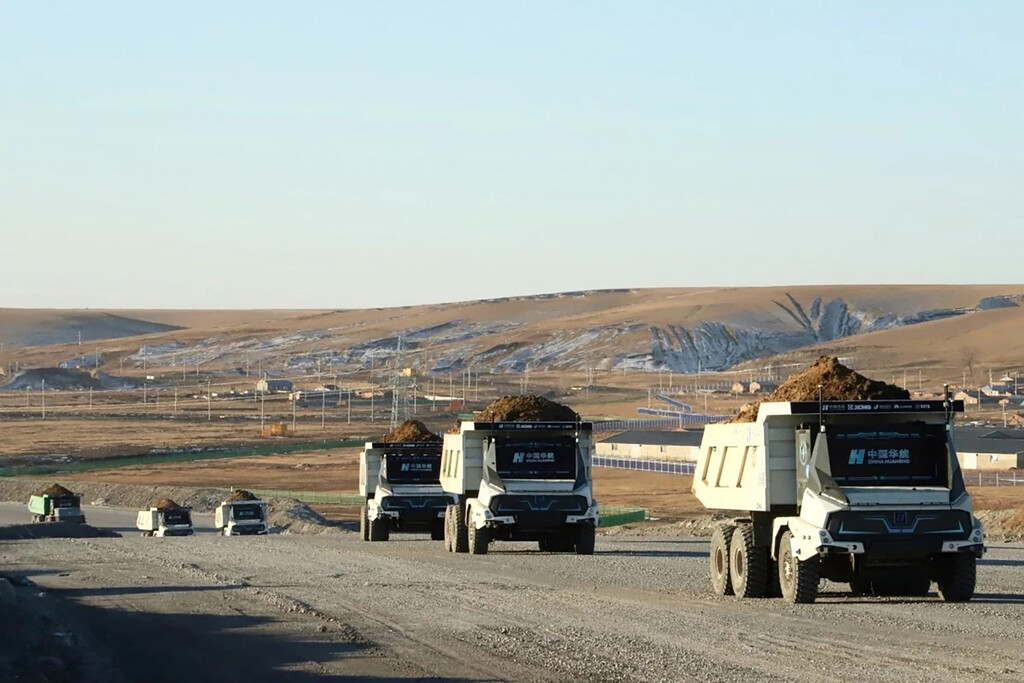 Donde antes había humanos, ahora hay datos. Huawei y Huaneng han desplegado 100 camiones sin conductor en una mina en China