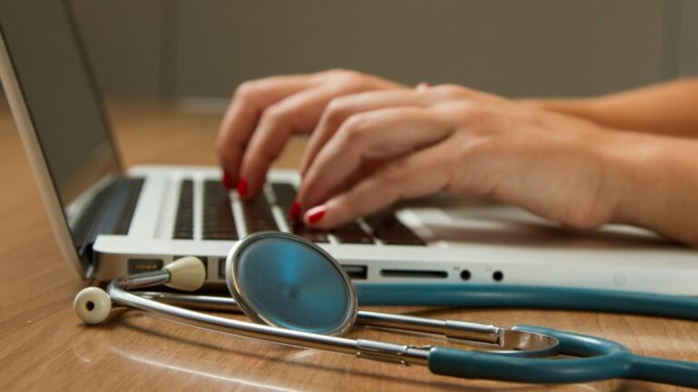 Decenas de líderes religiosos escoceses firman una carta contra el proyecto de ley de muerte asistida