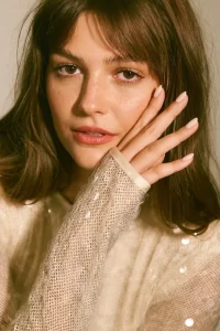 Candela Saitta, la argentina que interpretó a Máxima Zorreguieta de adolescente, sorprende en «The Walking Dead» y brilló en Cannes: «No todo es color de rosas»