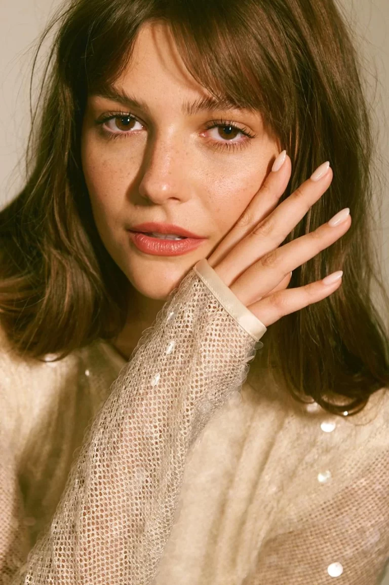 Candela Saitta, la argentina que interpretó a Máxima Zorreguieta de adolescente, sorprende en «The Walking Dead» y brilló en Cannes: «No todo es color de rosas»