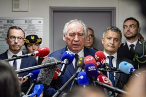 El Primer Ministro Francés Considera Referéndum para Avanzar en su Plan de Reforma Económica