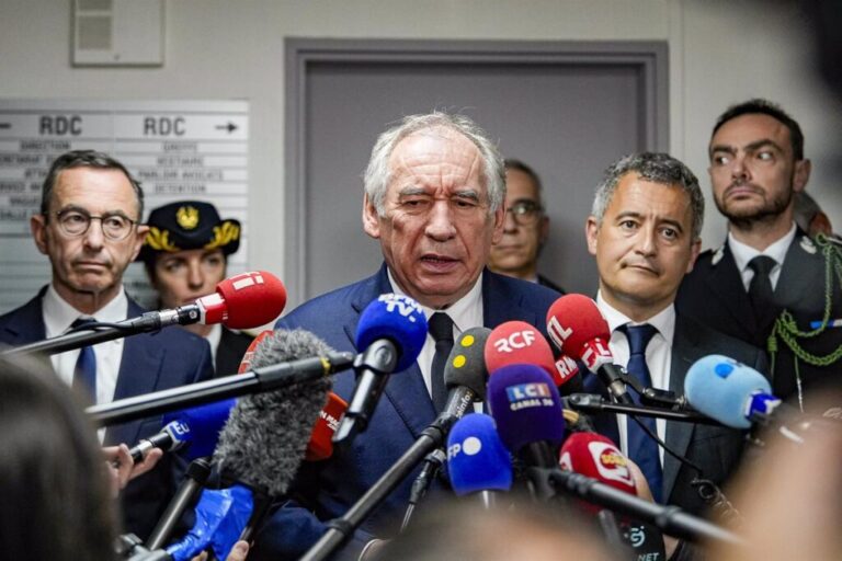 El Primer Ministro Francés Considera Referéndum para Avanzar en su Plan de Reforma Económica