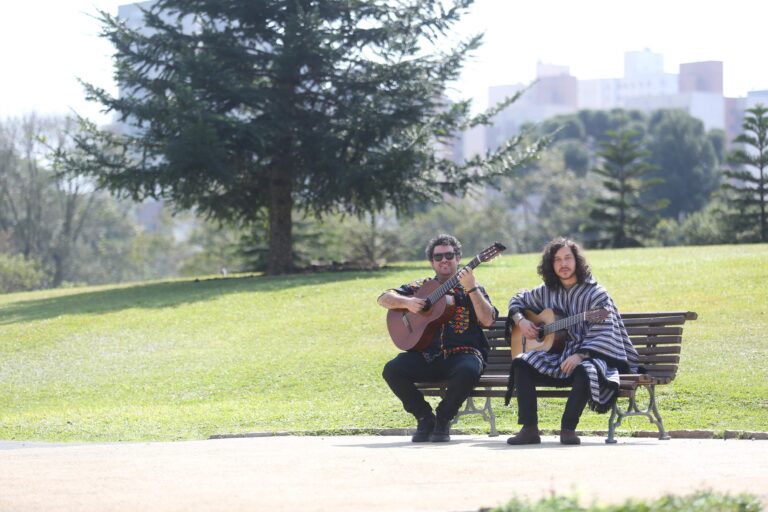 Che Valle llegará a Colombia con su nuevo álbum “Cada vez mejor”