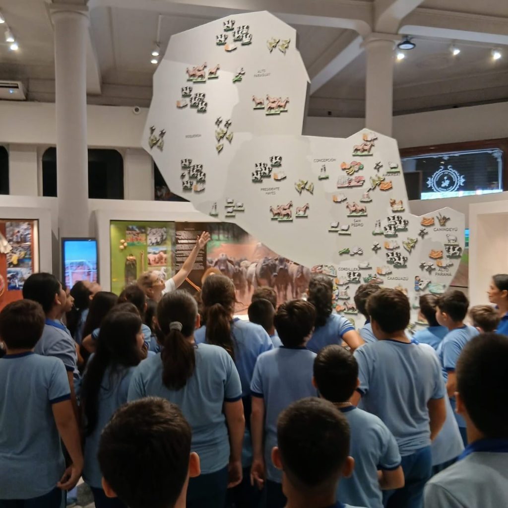 PEQUEÑOS TURISTAS DESCUBRIERON ASUNCIÓN