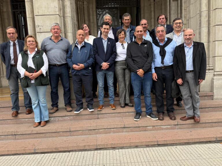 Una nueva reunión y más dudas: Parece que la barrera no se rompe, pero se dobla y se hace a la parrilla