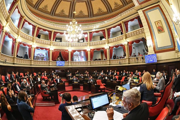El Senado bonaerense convocó a una sesión para tratar la “reelección indefinida” de los legisladores