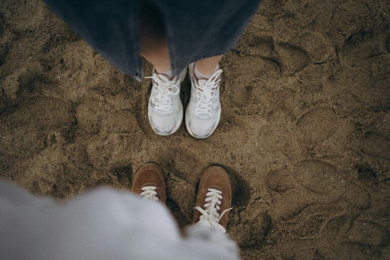 El camino de tus sueños: ¿Qué revelan los zapatos en tus sueños?