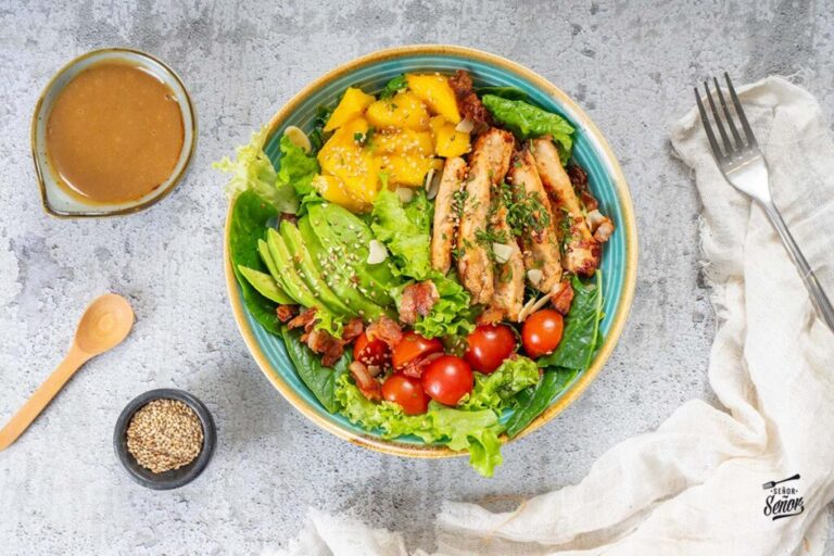 Ensalada de pollo. Receta sana y muy completa