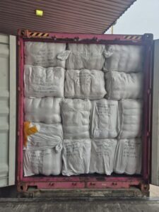 Contenedor de China / Fueron incautadas 660 prendas deportivas