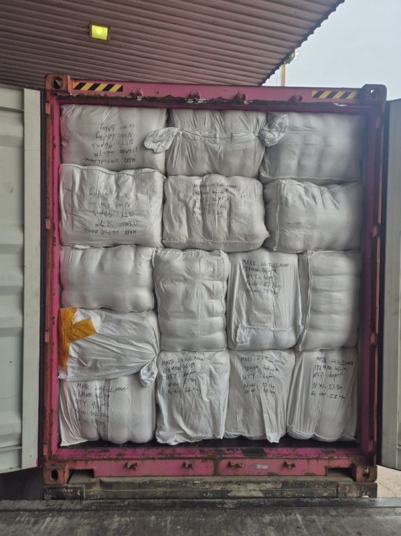 Contenedor de China / Fueron incautadas 660 prendas deportivas