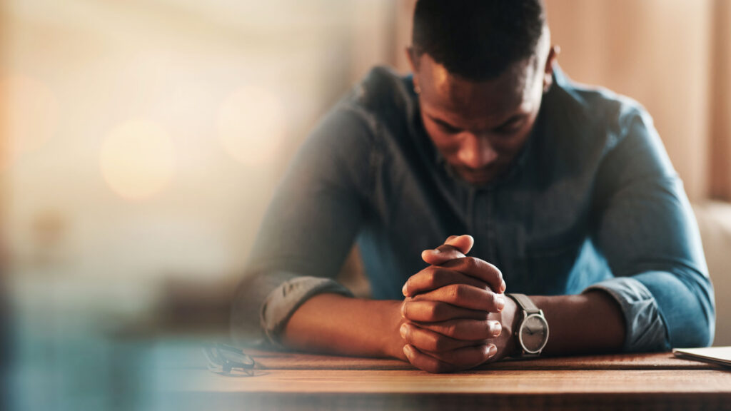 Hombre de Dios, ¿quién está orando por tu esposa y tus hijos?