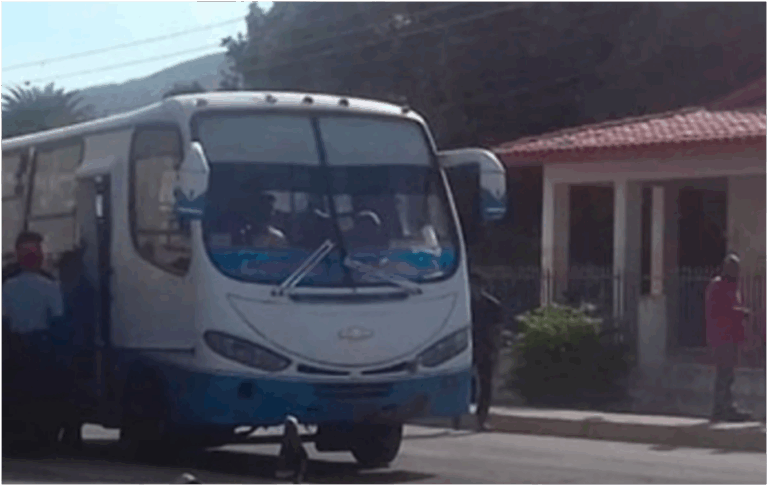 Transportistas de La Guardia Enfrentan Restricciones en Ruta hacia Juan Griego